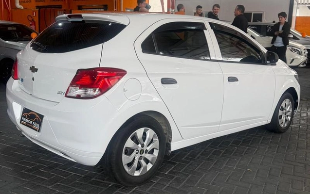 imagem-https://www.socarrao.com.br/sc-vehicle-images-prod/3969840/1789847124511-723875282
