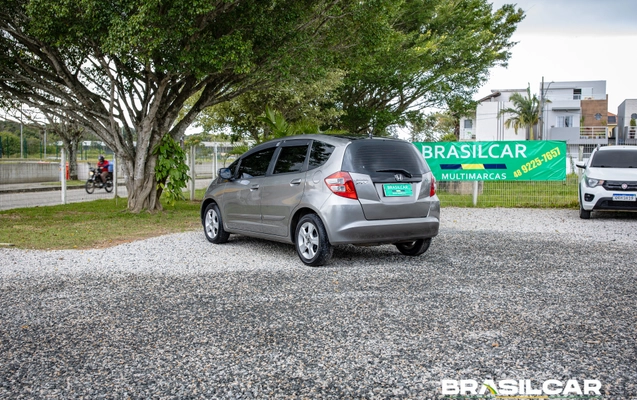 imagem-https://www.socarrao.com.br/sc-vehicle-images-prod/3970491/1789861901651-003_b5db61662887c6917a8f873ca9b07916.jpg