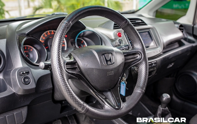 imagem-https://www.socarrao.com.br/sc-vehicle-images-prod/3970491/1789861901654-003_97b10b7d204bfd0326c54287fd2e648b.jpg
