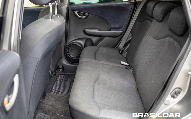 imagem-https://www.socarrao.com.br/sc-vehicle-images-prod/3970491/1789861901664-003_f4cdf932ca82d8c0dab557e6086ecbd0.jpg