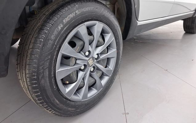 imagem-https://www.socarrao.com.br/sc-vehicle-images-prod/3971239/1789876493765-1_022217.jpg
