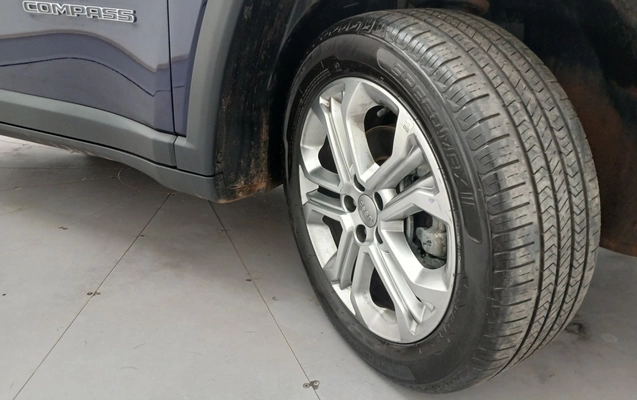 imagem-https://www.socarrao.com.br/sc-vehicle-images-prod/3971389/1789878550590-2_012845.jpg