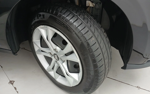 imagem-https://www.socarrao.com.br/sc-vehicle-images-prod/3974265/1789883955424-1_034649.jpg