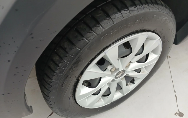 imagem-https://www.socarrao.com.br/sc-vehicle-images-prod/3976695/1789887267111-1_102442.jpg