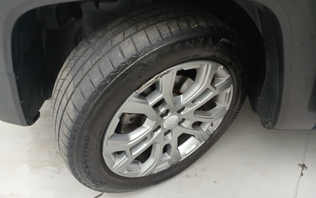 imagem-https://www.socarrao.com.br/sc-vehicle-images-prod/3976882/1789887401134-2_082713.jpg