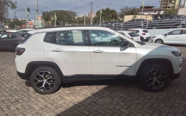 imagem-https://www.socarrao.com.br/sc-vehicle-images-prod/3977197/1789887690829-1_024955.jpg