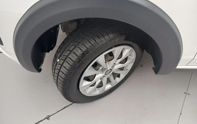 imagem-https://www.socarrao.com.br/sc-vehicle-images-prod/3977323/1789887922929-2_032003.jpg