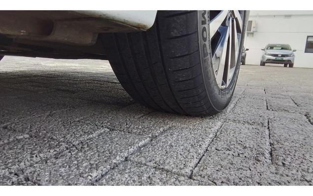 imagem-https://www.socarrao.com.br/sc-vehicle-images-prod/3977340/1789887987065-4_045647.jpg