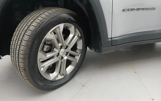 imagem-https://www.socarrao.com.br/sc-vehicle-images-prod/3978017/1789890719483-2_011208.jpg