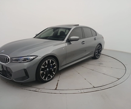 BMW 320i 2025 Cinza — foto 1 de 3