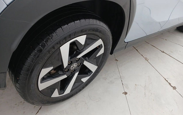 imagem-https://www.socarrao.com.br/sc-vehicle-images-prod/3979363/1789893305619-2_014947.jpg