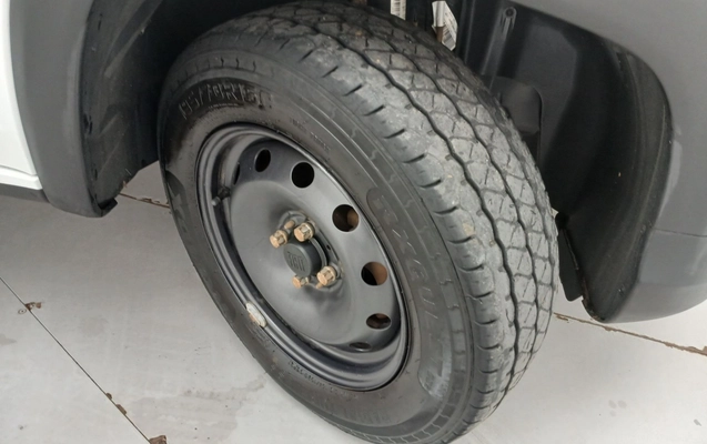 imagem-https://www.socarrao.com.br/sc-vehicle-images-prod/3979393/1789893342173-1_032156.jpg