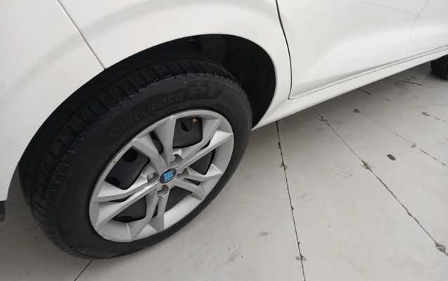 imagem-https://www.socarrao.com.br/sc-vehicle-images-prod/3979566/1789894793622-2_113222.jpg