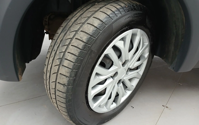imagem-https://www.socarrao.com.br/sc-vehicle-images-prod/3980133/1789896923703-1_092647.jpg