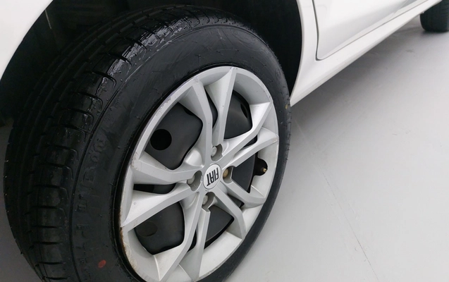 imagem-https://www.socarrao.com.br/sc-vehicle-images-prod/3980448/1789898360026-1_023649.jpg