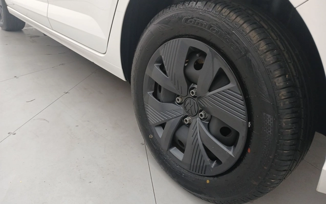 imagem-https://www.socarrao.com.br/sc-vehicle-images-prod/3982023/1789901828563-1_023037.jpg