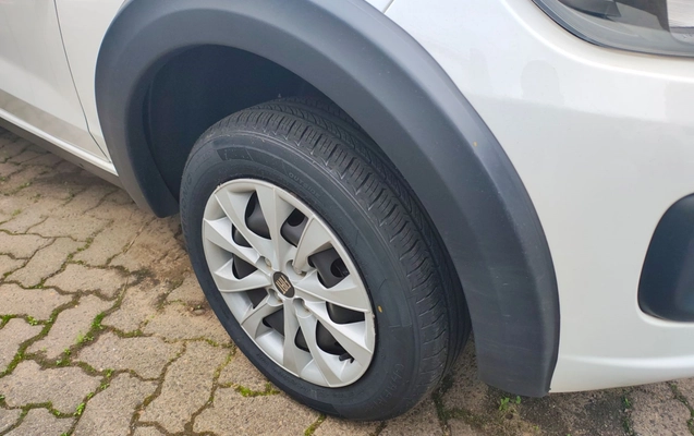 imagem-https://www.socarrao.com.br/sc-vehicle-images-prod/3982184/1789902040930-1_030038.jpg