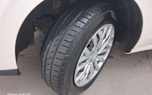 imagem-https://www.socarrao.com.br/sc-vehicle-images-prod/3982485/1789902563281-1_013825.jpg