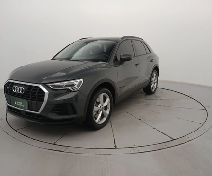 Audi RS Q3 2025 Cinza — foto 1 de 3