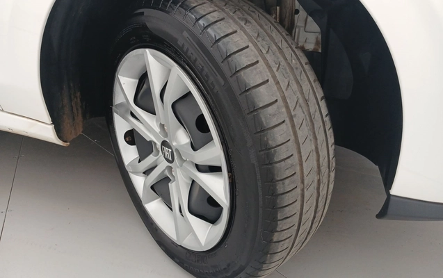 imagem-https://www.socarrao.com.br/sc-vehicle-images-prod/3982835/1789903092555-1_041017.jpg