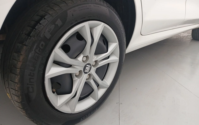imagem-https://www.socarrao.com.br/sc-vehicle-images-prod/3982835/1789903092556-1_041018.jpg