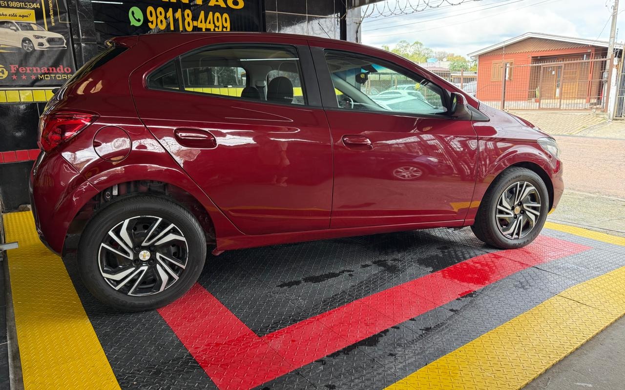 imagem-https://www.socarrao.com.br/sc-vehicle-images-prod/3983200/1789909508263-T25peCA0LmpwZWc.jpeg