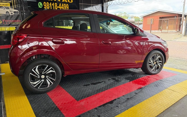 imagem-https://www.socarrao.com.br/sc-vehicle-images-prod/3983200/1789909508263-T25peCA0LmpwZWc.jpeg