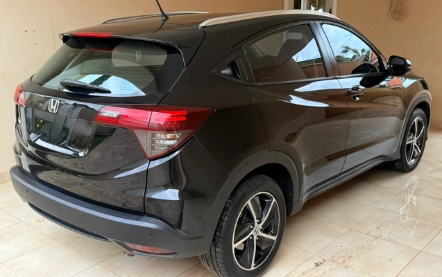 imagem-https://www.socarrao.com.br/sc-vehicle-images-prod/3983316/1790036740119-NTQyNDZBNTUtMzc4OC00NThDLTg0RjAtMkE5QzM2ODY4MzY3ICgxKS5qcGc.jpg