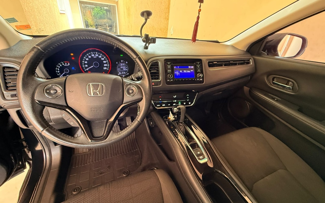 imagem-https://www.socarrao.com.br/sc-vehicle-images-prod/3983316/1790036740591-NkM3Q0U0NjItRTdGMy00NjFDLTg5RkEtNUVGNUNDQzM3OUZCLmpwZw.jpg