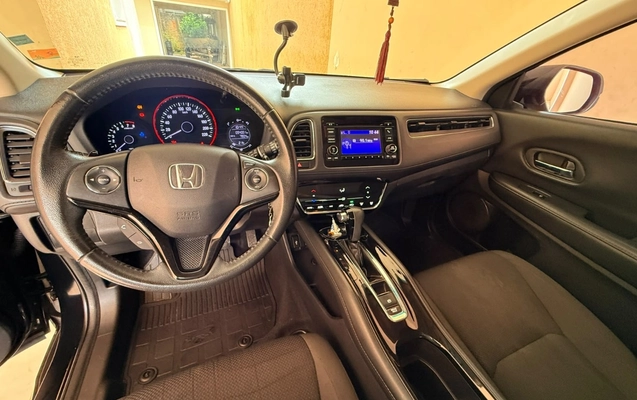 imagem-https://www.socarrao.com.br/sc-vehicle-images-prod/3983316/1790036740591-NkM3Q0U0NjItRTdGMy00NjFDLTg5RkEtNUVGNUNDQzM3OUZCLmpwZw.jpg