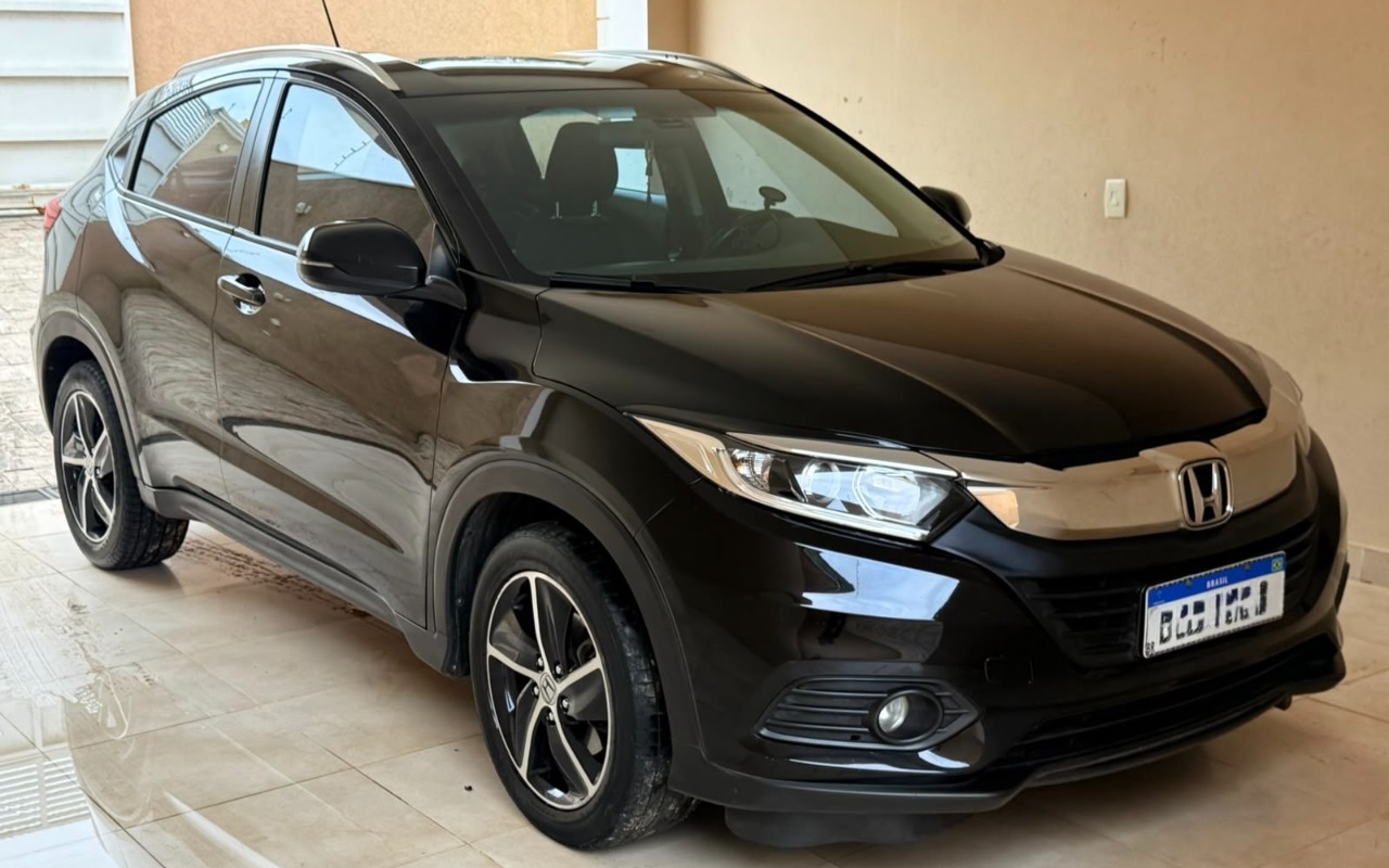 imagem-https://www.socarrao.com.br/sc-vehicle-images-prod/3983316/1790036741979-RTdBMDZENkEtRjM2MS00OTgzLTlDQzktRTMwODdCOEEwMDlFLmpwZw.jpg