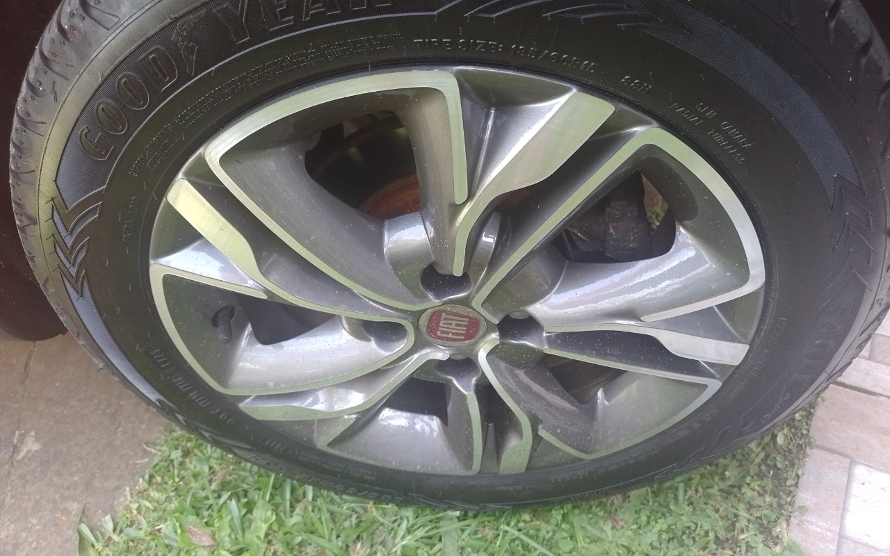 imagem-https://www.socarrao.com.br/sc-vehicle-images-prod/3983604/1789926984730-SU1HXzIwMjYwOTA1XzE0MjAyMl9NUC5qcGc.jpg