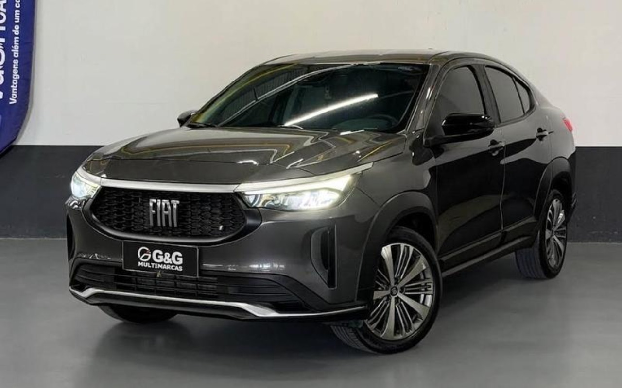 Fiat Fastback 2024 Cinza — foto 1 de 3