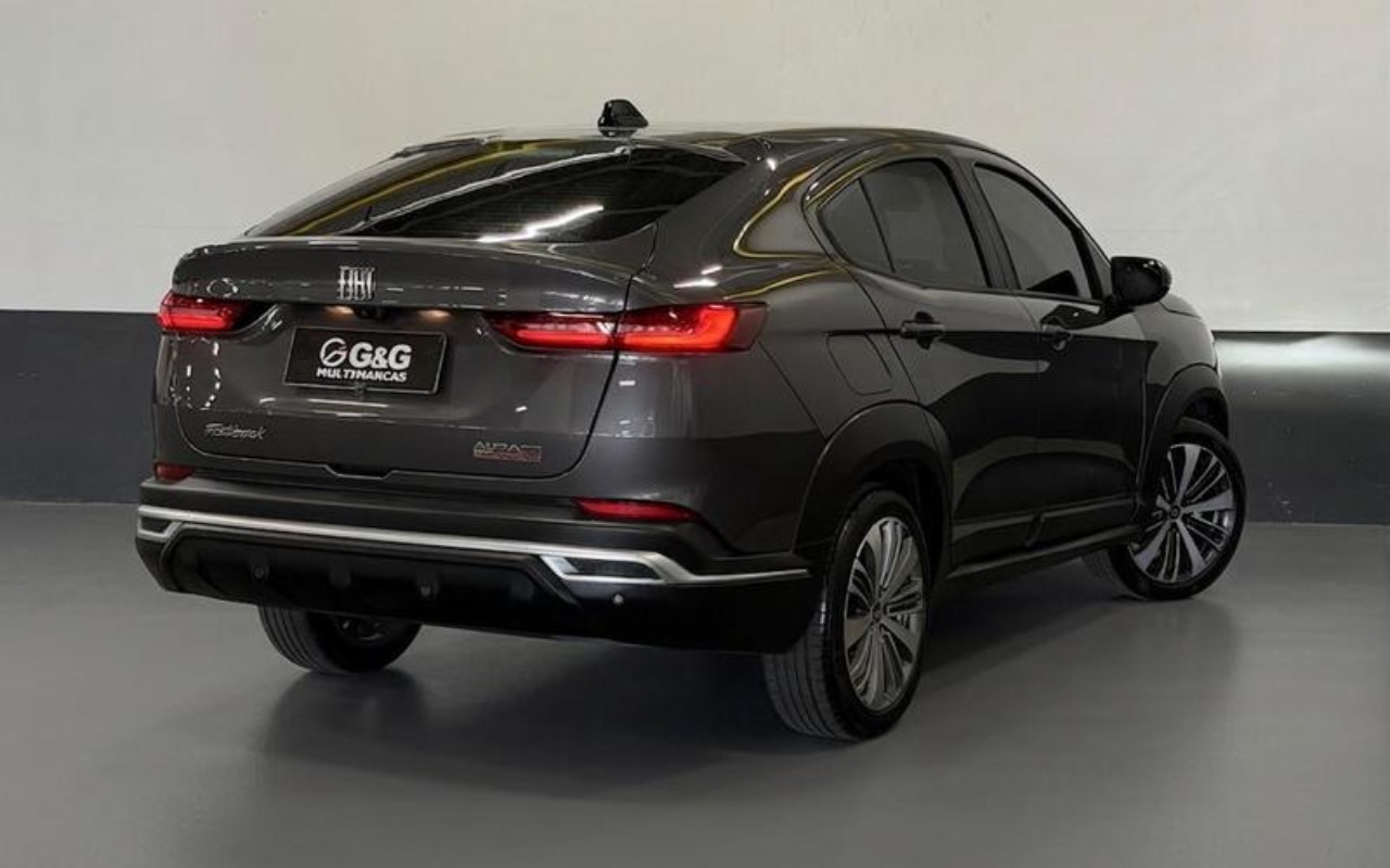 imagem-https://www.socarrao.com.br/sc-vehicle-images-prod/3983893/1789951358120-ODQ2MDIxNl8zX0JfYTNlMzdkZDc1ZC5qcGVn.jpeg