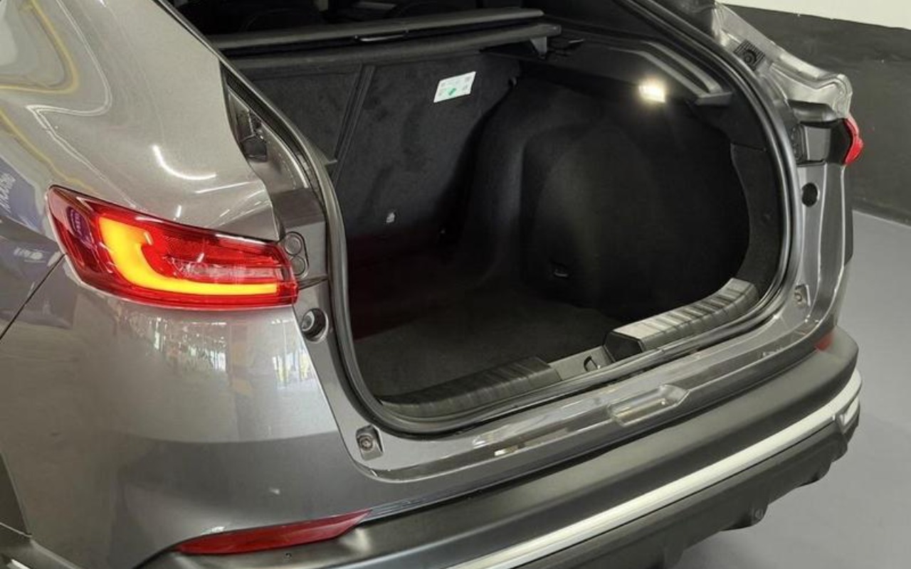 imagem-https://www.socarrao.com.br/sc-vehicle-images-prod/3983893/1789951358270-ODQ2MDIxNl81X0JfMDAyN2MzMjNmYy5qcGVn.jpeg