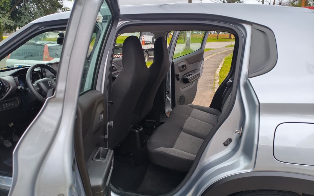 imagem-https://www.socarrao.com.br/sc-vehicle-images-prod/3983926/1789952642519-V2hhdHNBcHAgSW1hZ2UgMjAyNi0wOS0yMCBhdCAyMS41Ny40OCAoNCkuanBlZw.jpeg