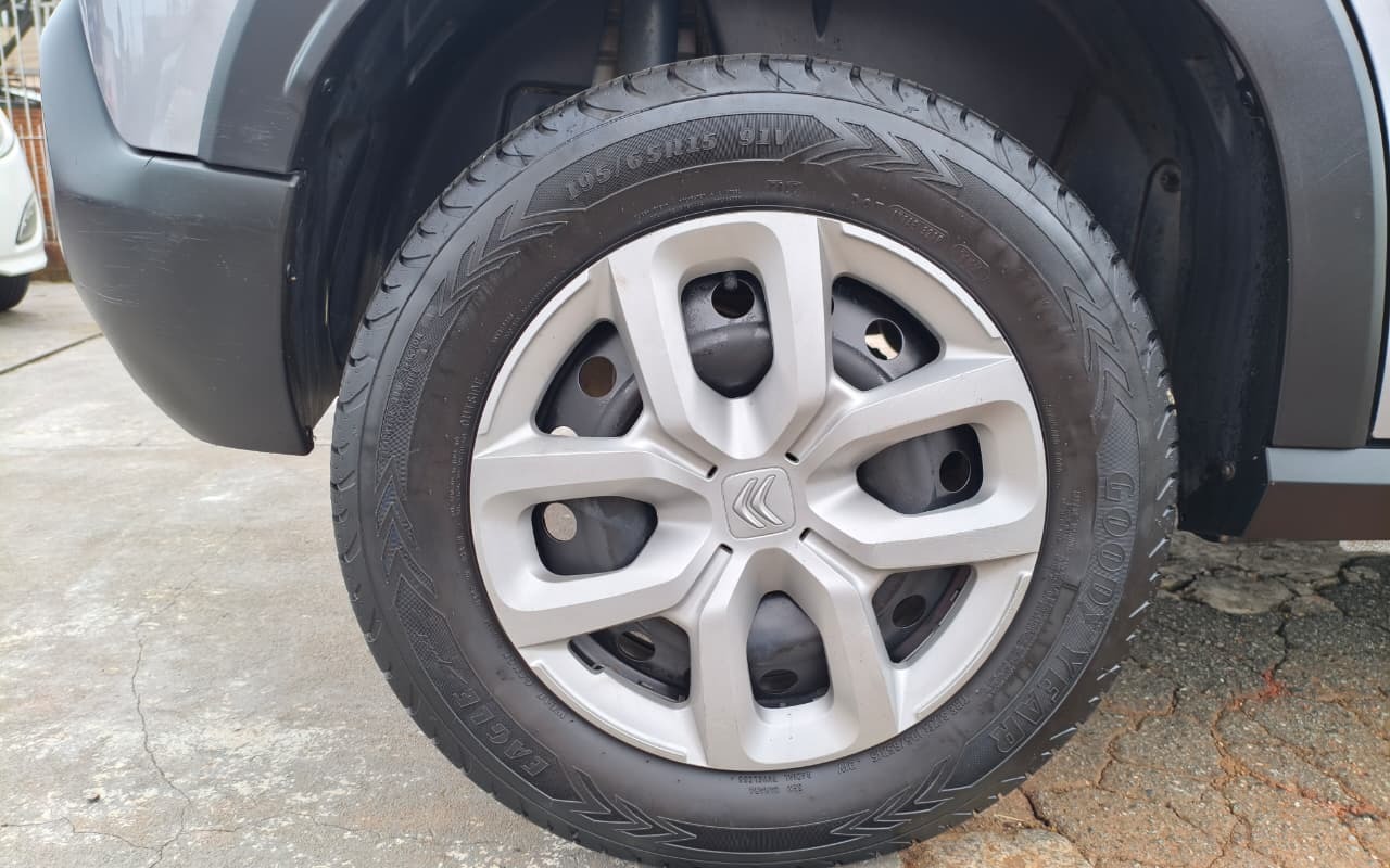 imagem-https://www.socarrao.com.br/sc-vehicle-images-prod/3983926/1789952642663-V2hhdHNBcHAgSW1hZ2UgMjAyNi0wOS0yMCBhdCAyMS41Ny40OSAoMSkuanBlZw.jpeg