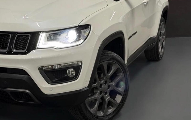 imagem-https://www.socarrao.com.br/sc-vehicle-images-prod/3983933/1789955893680-ODQzMTM4Ml8xX0JfZTk4NDkzODhhNi5qcGVn.jpeg