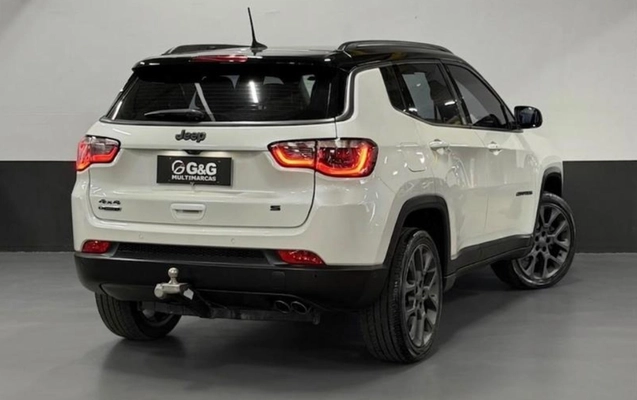 imagem-https://www.socarrao.com.br/sc-vehicle-images-prod/3983933/1789955893937-ODQzMTM4Ml80X0JfN2ZhNTE3MzE3Ny5qcGVn.jpeg