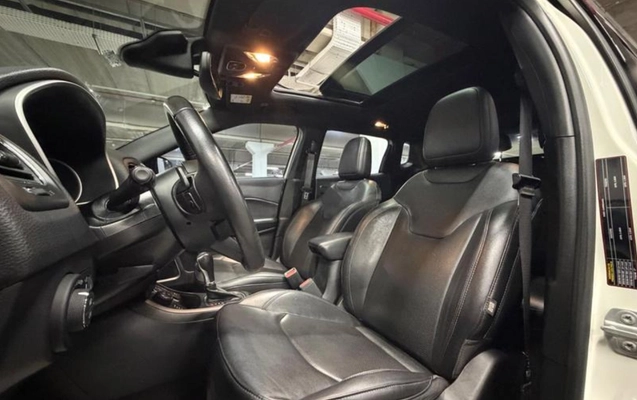 imagem-https://www.socarrao.com.br/sc-vehicle-images-prod/3983933/1789955894453-ODQzMTM4Ml85X0JfZDhmNGJhNzExMS5qcGVn.jpeg