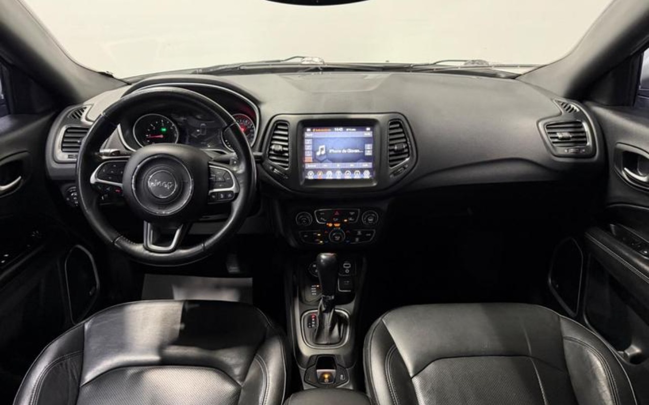 imagem-https://www.socarrao.com.br/sc-vehicle-images-prod/3983933/1789955894936-ODQzMTM4Ml8xN19CXzY4MmMzZjQ1NWUuanBlZw.jpeg