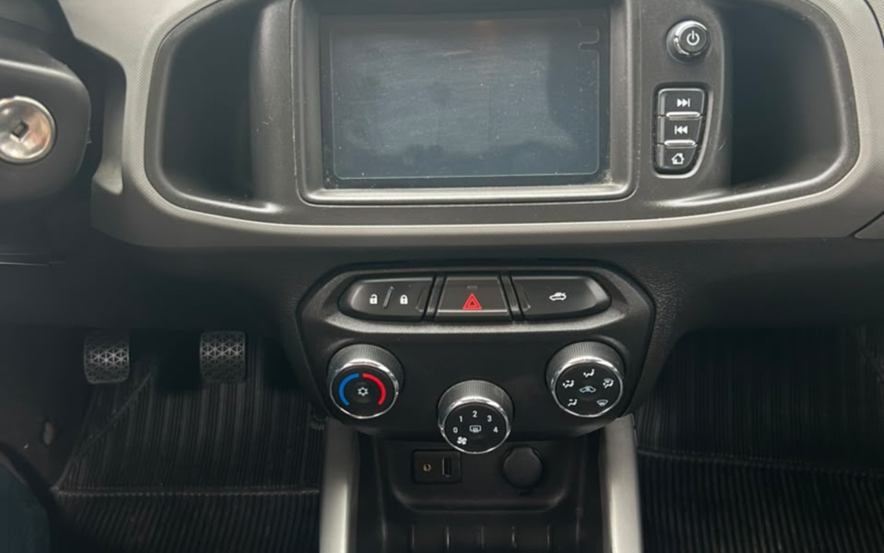 imagem-https://www.socarrao.com.br/sc-vehicle-images-prod/3983983/1789959724483-V2hhdHNBcHAgSW1hZ2UgMjAyNi0wOS0xOSBhdCAxMS4xMC4xNyAoMikuanBlZw.jpeg