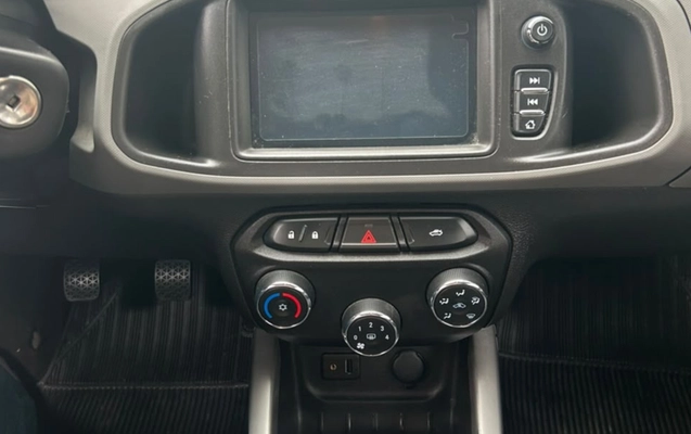 imagem-https://www.socarrao.com.br/sc-vehicle-images-prod/3983983/1789959724483-V2hhdHNBcHAgSW1hZ2UgMjAyNi0wOS0xOSBhdCAxMS4xMC4xNyAoMikuanBlZw.jpeg