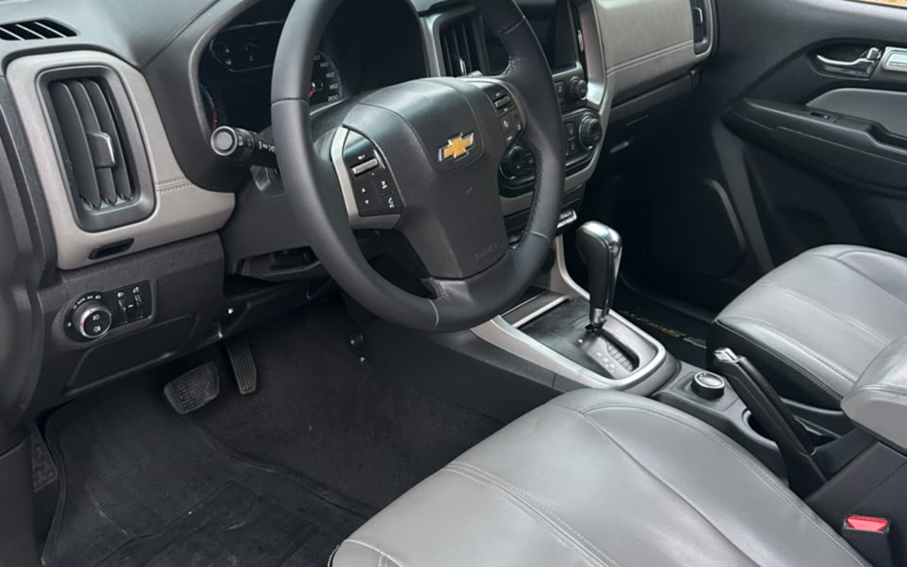 imagem-https://www.socarrao.com.br/sc-vehicle-images-prod/3983985/1789960640627-V2hhdHNBcHAgSW1hZ2UgMjAyNi0wOS0yMCBhdCAyMy40Mi40MyAoMSkuanBlZw.jpeg