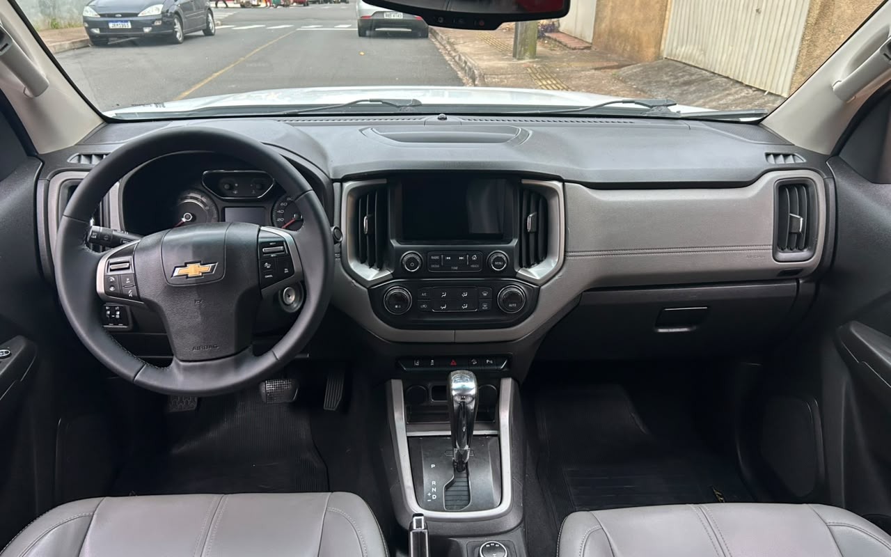 imagem-https://www.socarrao.com.br/sc-vehicle-images-prod/3983985/1789960640680-V2hhdHNBcHAgSW1hZ2UgMjAyNi0wOS0yMCBhdCAyMy40Mi40Mi5qcGVn.jpeg