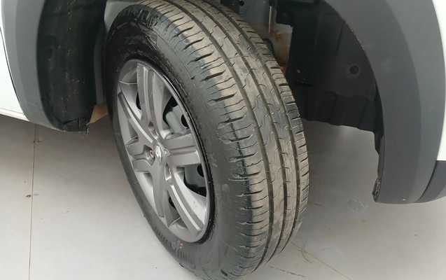 imagem-https://www.socarrao.com.br/sc-vehicle-images-prod/3984436/1789963393877-1_025243.jpg
