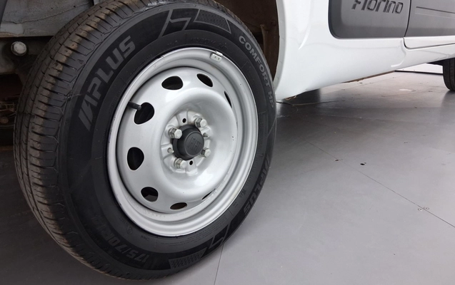 imagem-https://www.socarrao.com.br/sc-vehicle-images-prod/3986637/1789968135100-1_015339.jpg