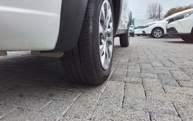 imagem-https://www.socarrao.com.br/sc-vehicle-images-prod/3987009/1789968827929-1_025513.jpg