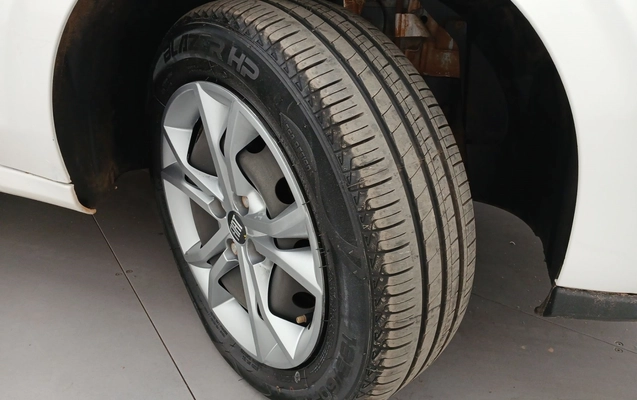 imagem-https://www.socarrao.com.br/sc-vehicle-images-prod/3987335/1789969390239-1_095532.jpg