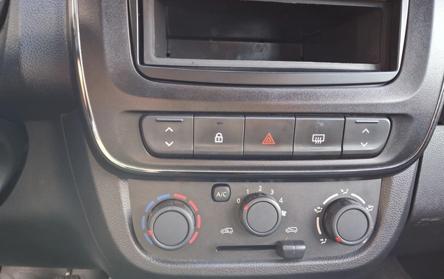 imagem-https://www.socarrao.com.br/sc-vehicle-images-prod/3987353/1789969420881-3_045117.jpg